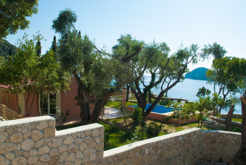 Blue Princess Hotel And Suites Liapades Ngoại thất bức ảnh